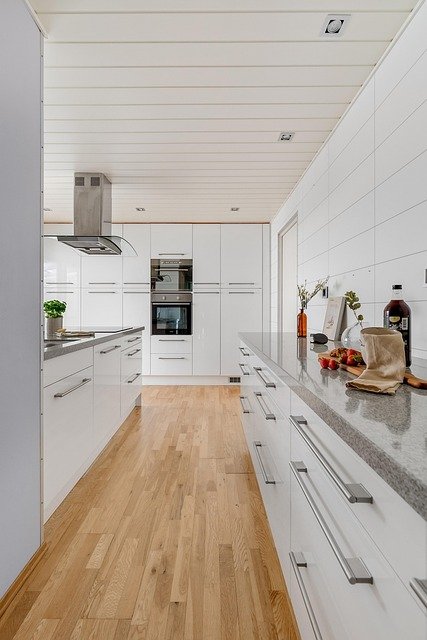 Small kitchen decor ideas showing a compact kitchen with efficient layout, modern finishes, and smart storage for limited space.